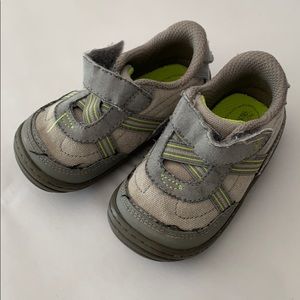 Like new stride rite shoes